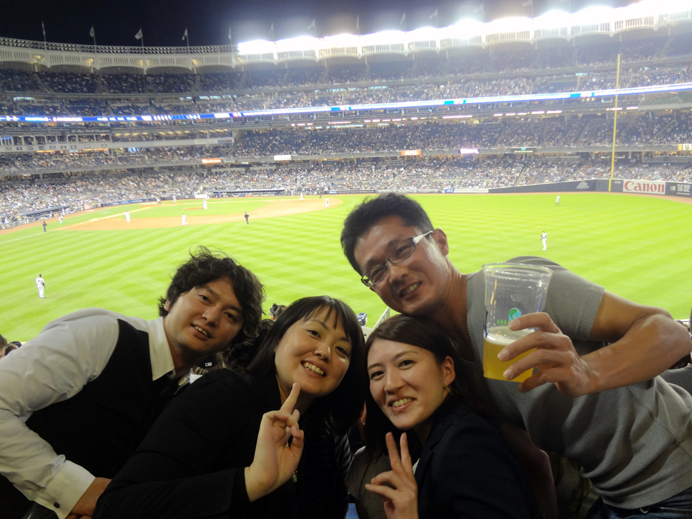 The Nagasaki University team enjoying a Yankees game